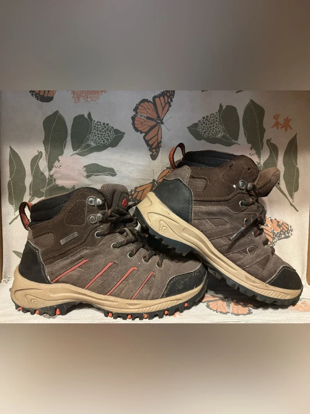 Denali Kids Brown Outdoor Hiking Boots with Black Accents